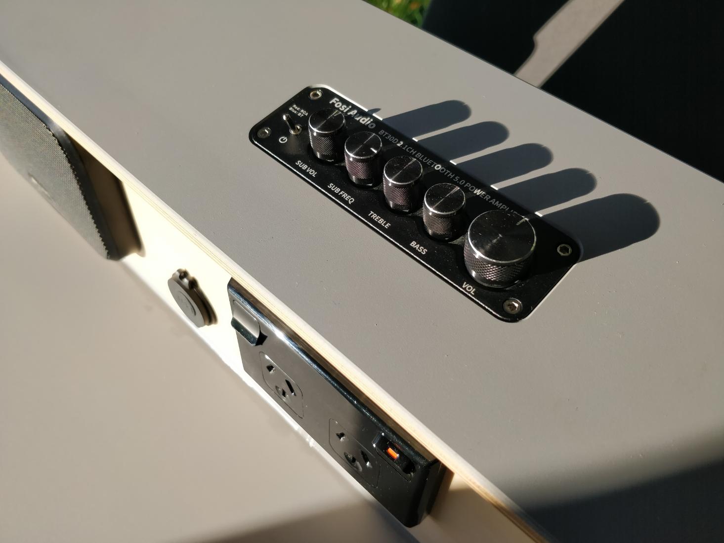 Built in Bluetooth stereo with sub woofer